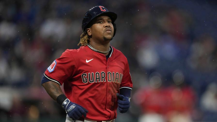 José Ramírez se roba tres bases y Guardians blanquean a Cerveceros