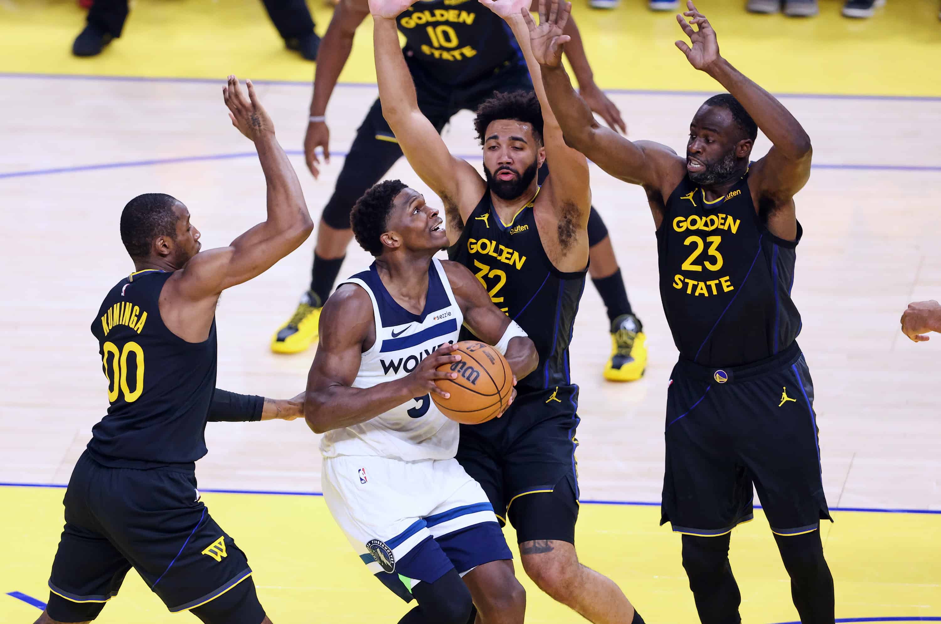 Timberwolves toman ventaja de 3-1 en la serie de playoffs ante Warriors con triunfo 117-110 Timberwolves toman ventaja de 3-1 en la serie de playoffs ante Warriors con triunfo 117-110