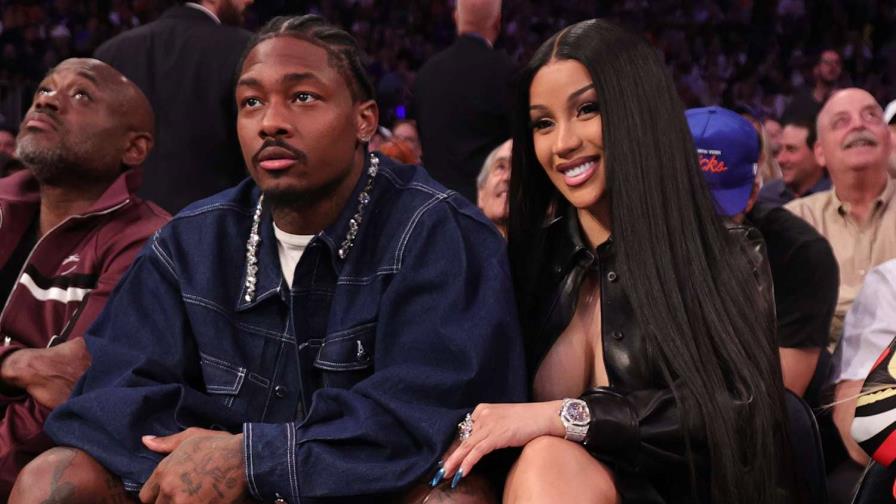 El video de Cardi B y Stefon Diggs en el juego de la NBA que alimenta rumores de romance El video de Cardi B y Stefon Diggs en el juego de la NBA que alimenta rumores de romance