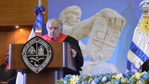 El paso de Pepe Mujica por la RD en 2016: agotó agenda cultural y dejó huellas en los jóvenes