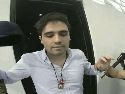 Familiares del capo Ovidio Guzmán López se entregan a autoridades
