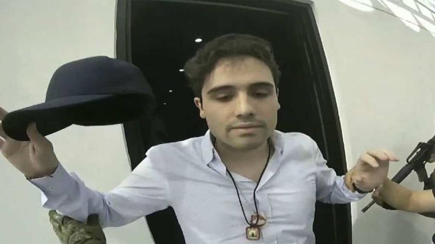 Familiares del capo mexicano Ovidio Guzmán López se entregan a autoridades estadounidenses Familiares del capo mexicano Ovidio Guzmán López se entregan a autoridades estadounidenses