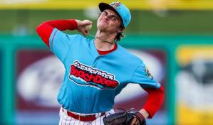 Prospecto de Angelinos George Klassen mejora tras ser golpeado en la cabeza por una línea