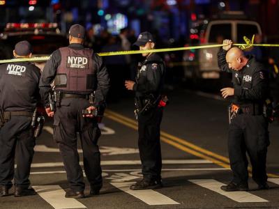 Policía de Nueva York busca adolescente sospechoso de matar a otra