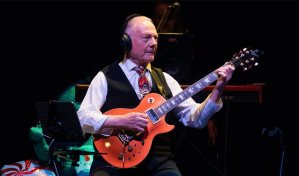 Robert Fripp, de King Crimson, se recupera tras una cirugía cardíaca de emergencia
