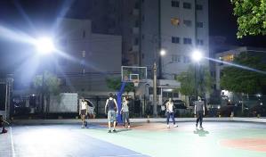 Residentes de la capital se sienten más seguros de noche con luces de la Alcaldía del DN