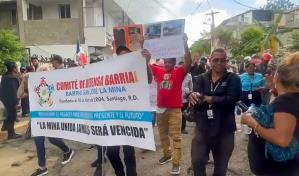 Protestan con una marcha en sector de Santiago para exigir obras comunitarias