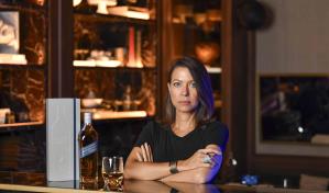 La última botella de Johnnie Walker Master´s Cut se une a la obra de Tania Marmolejo