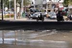 Tubería rota en Kennedy y Defilló provoca deterioro del pavimento y caos vehicular