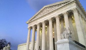 Migrante cubana teme por la ciudadanía de su bebé mientras la Corte Suprema revisa la orden de Trump