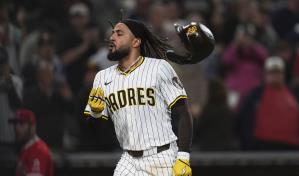 Video| Tatis Jr. conecta cuadrangular y deja en el terreno a los Angelinos