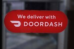 Repartidor se declara culpable de estafar US$ 2.5 millones en entregas fraudulentas en de DoorDash