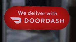 Nueva York logra acuerdo de 131 millones con DoorDash para indemnizar repartidores