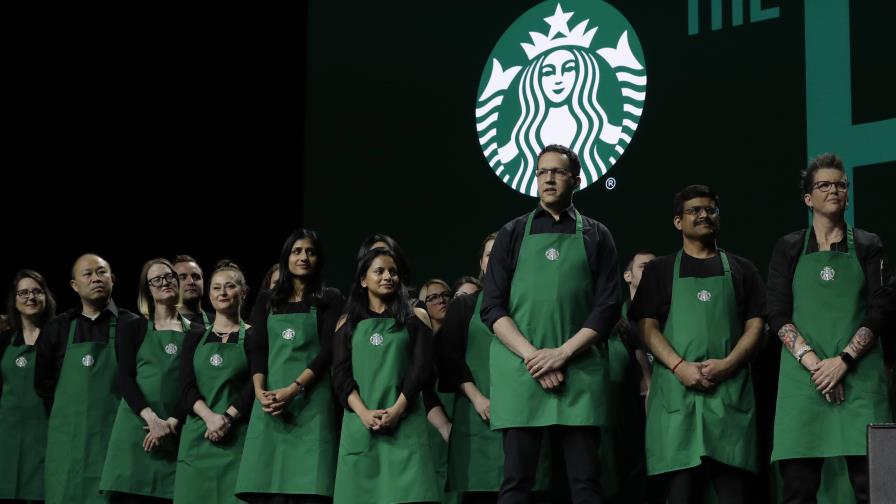Más de 1,000 baristas de Starbucks, en huelga contra nuevo código de vestimenta Más de 1,000 baristas de Starbucks, en huelga contra nuevo código de vestimenta