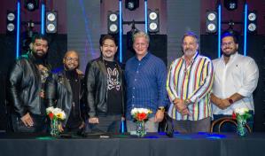 Homenaje musical a las madres con 4ta Dimensión en vivo