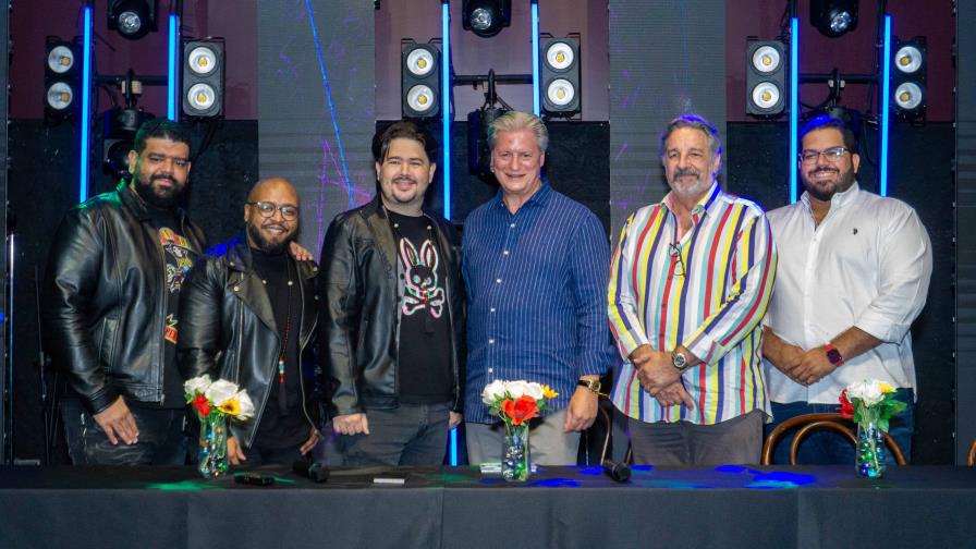 Homenaje musical a las madres con 4ta Dimensión en vivo