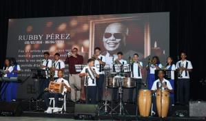Con un homenaje a Rubby Pérez se inaugura la decimosegunda gala "Arte sin Fronteras"