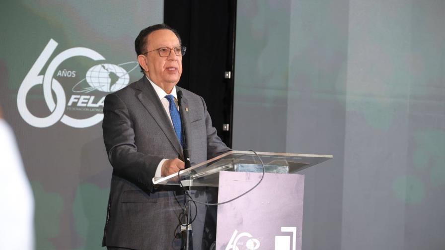 Valdez Albizu resalta la sostenibilidad como clave para la estabilidad macroeconómica