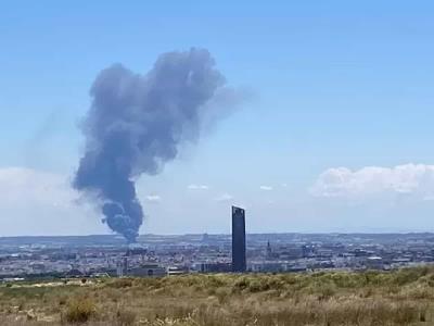 Sevilla en alerta por gran incendio en planta química