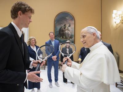 El papa León XIV se reúne con Jannik Sinner
