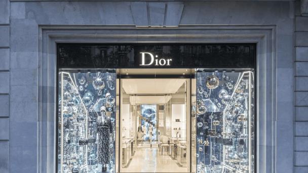 Dior reporta robo de datos de clientes en un ciberataque