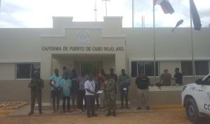 Detiene a más de 50 haitianos indocumentados en diferentes playas del país