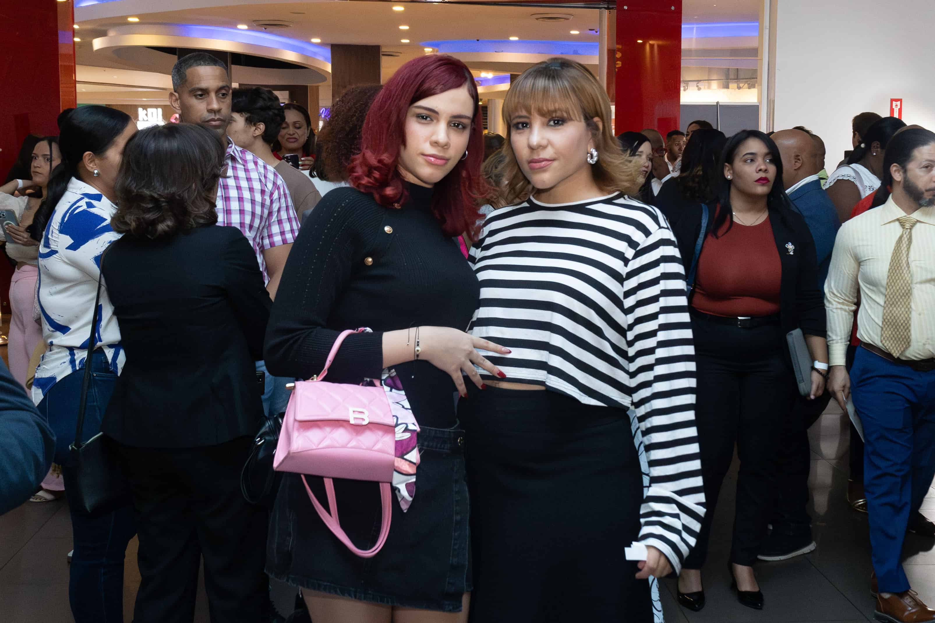 Rachely Acosta ve Raquel Zapata.
