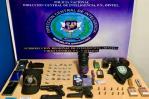 Desmantelan fábrica clandestina de clerén, ocupan armas y drogas durante allanamientos en Santiago