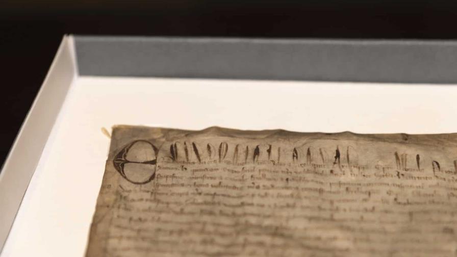 Harvard pensó que tenía una copia barata de la Carta Magna, pero resultó ser extremadamente rara Harvard pensó que tenía una copia barata de la Carta Magna, pero resultó ser extremadamente rara