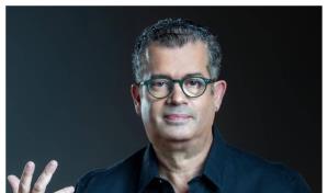Roger Zayas lanza su primer disco en solitario titulado "Consuelo" Roger Zayas lanza su primer disco en solitario titulado "Consuelo"