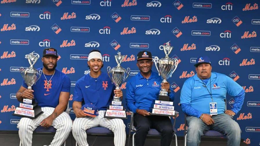 Soto, Lindor, Marte y Vientos participan con niños en anuncio 6ta Copa Dr. Ramón Tallaj Soto, Lindor, Marte y Vientos participan con niños en anuncio 6ta Copa Dr. Ramón Tallaj