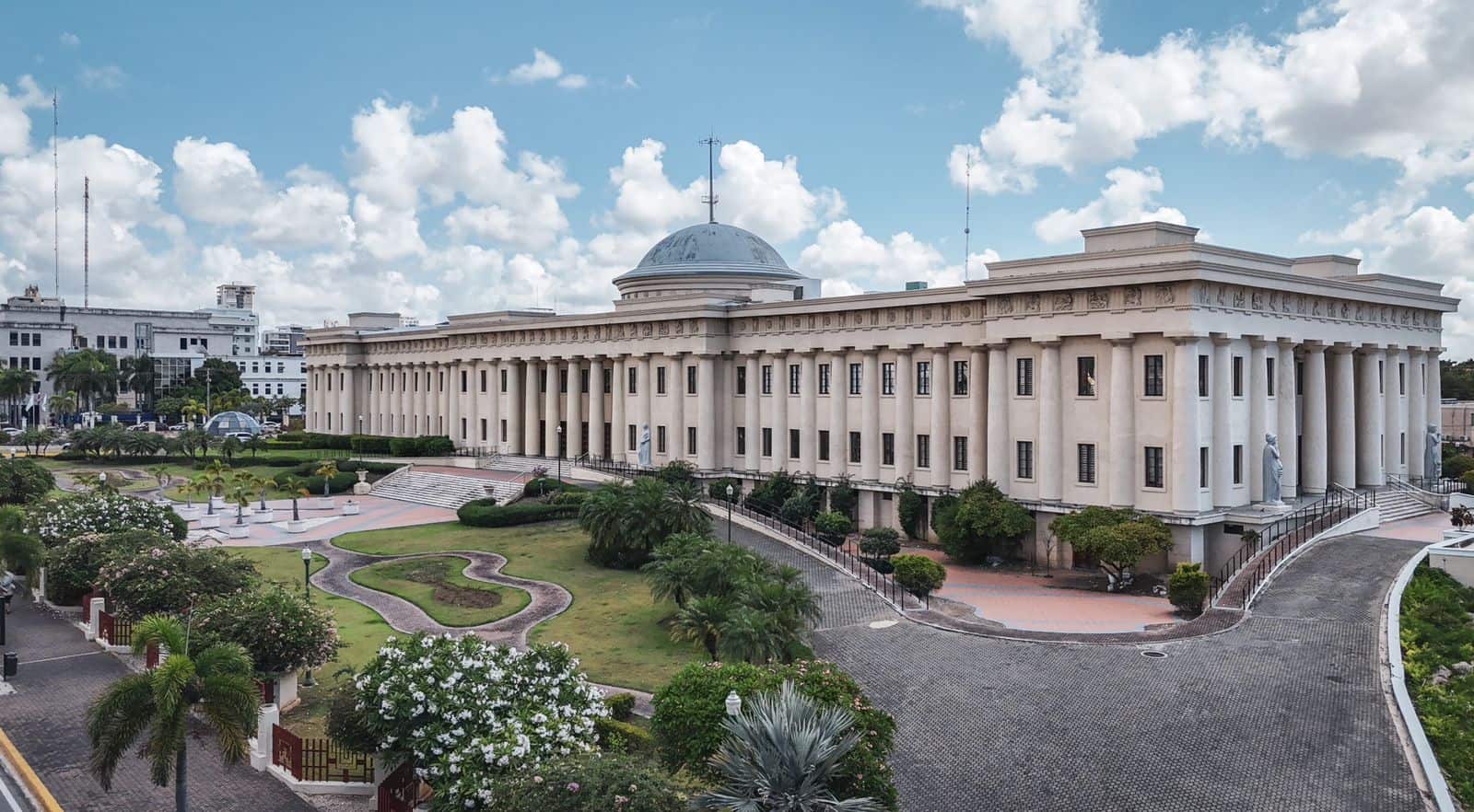 El Palacio de Bellas Artes es una de las edificaciones más emblemáticos del Distrito Nacional.