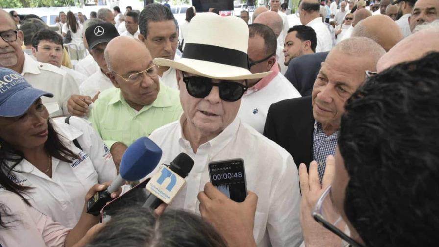 Hipólito Mejía califica como "muy constructivo" el encuentro entre expresidentes y Luis Abinader Hipólito Mejía califica como "muy constructivo" el encuentro entre expresidentes y Luis Abinader