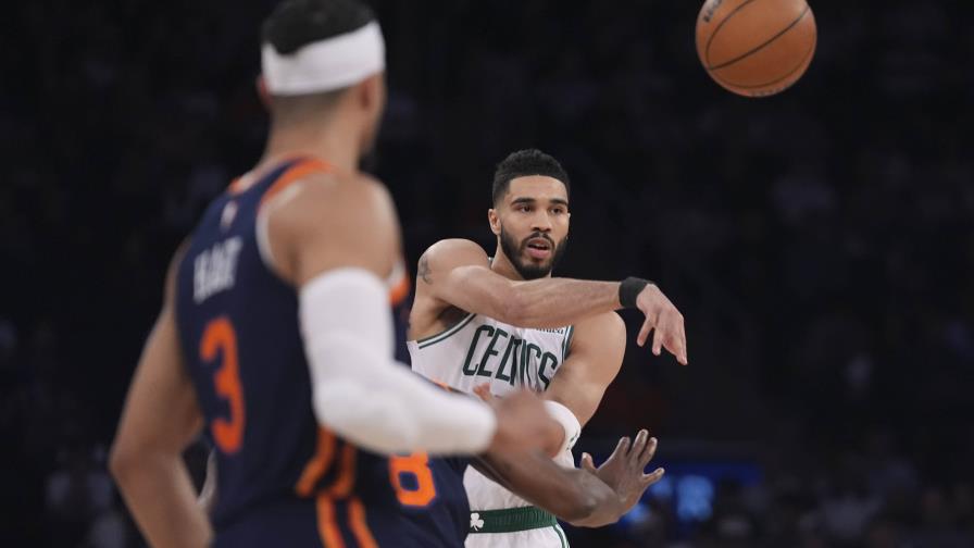Jayson Tatum sale del hospital y se reúne con sus Celtics antes de crucial sexto partido ante Knicks Jayson Tatum sale del hospital y se reúne con sus Celtics antes de crucial sexto partido ante Knicks