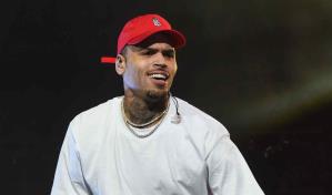 El cantante Chris Brown permanecerá detenido hasta mediados de junio