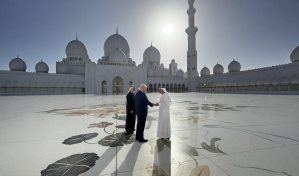 Trump cierra en Abu Dabi una gira regional repleta de promesas de inversiones