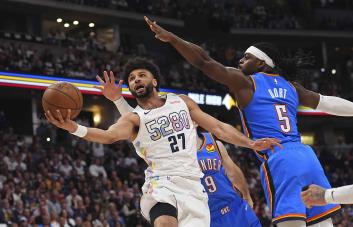 Un enfermo Jamal Murray anotó 25 puntos y los Nuggets vencen 119-107 al Thunder; igualan serie 3-3