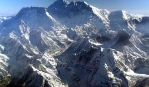 Nepal ha perdido un tercio de hielo en montañas en 30 años por causas ajenas, dice la ONU