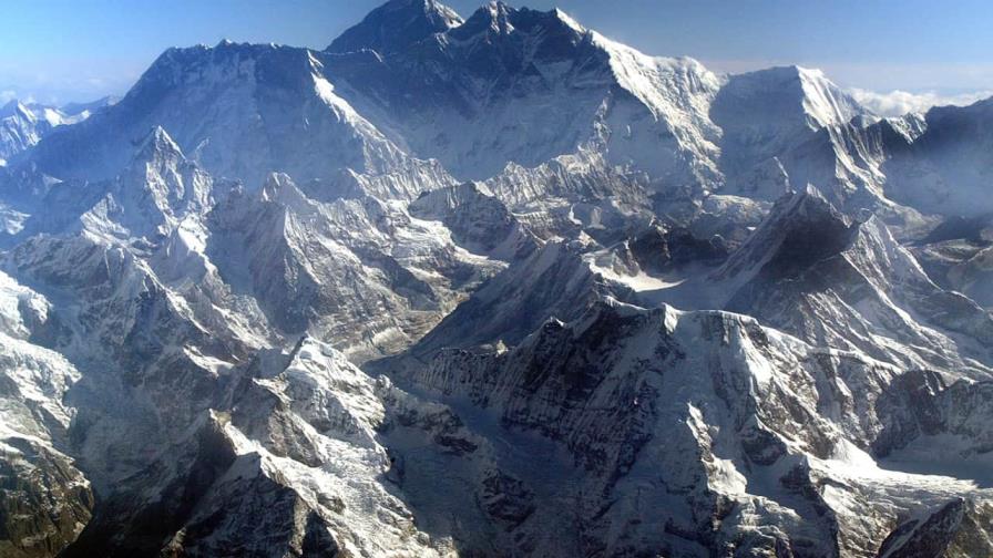Nepal ha perdido un tercio de hielo en montañas en 30 años por causas ajenas, dice la ONU Nepal ha perdido un tercio de hielo en montañas en 30 años por causas ajenas, dice la ONU