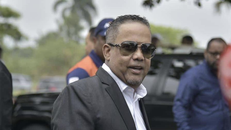 Héctor Acosta cancela su concierto Gracias dominicanos por las condiciones climáticas adversas Héctor Acosta cancela su concierto Gracias dominicanos por las condiciones climáticas adversas