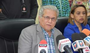 Waldo Ariel Suero insiste hay hospitales recién inaugurados y médicos jóvenes desempleados