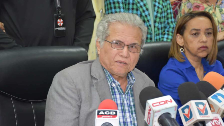 Waldo Ariel Suero insiste hay hospitales recién inaugurados y médicos jóvenes desempleados Waldo Ariel Suero insiste hay hospitales recién inaugurados y médicos jóvenes desempleados
