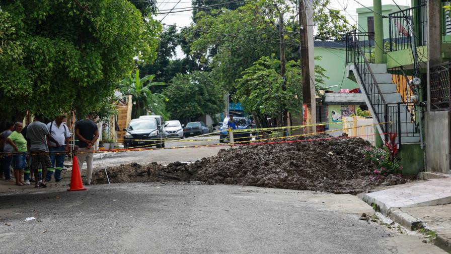 Hombre relata cómo rescató a la niña atrapada en alcantarilla en San Cristóbal Hombre relata cómo rescató a la niña atrapada en alcantarilla en San Cristóbal