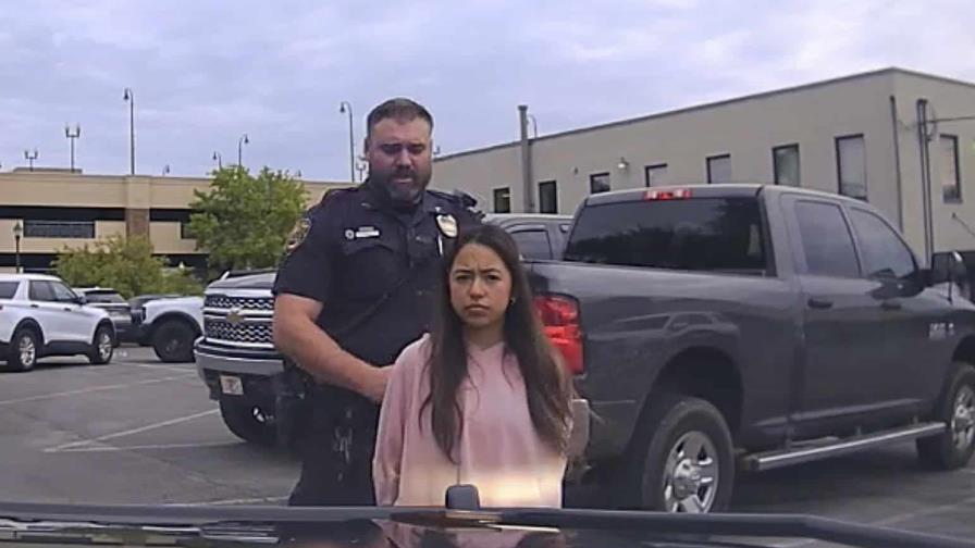 Error de la policía tiene a una joven mexicana al borde de la deportación en EE. UU. Error de la policía tiene a una joven mexicana al borde de la deportación en EE. UU.