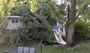 Fuertes tormentas dejan por lo menos cuatro muertos y graves daños en San Luis, Missouri
