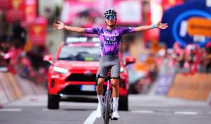 Plapp gana la octava etapa y Ulissi es el primer italiano en liderar el Giro en cuatro años