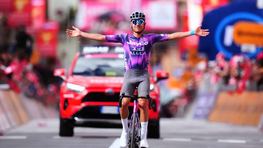 Plapp gana la octava etapa y Ulissi es el primer italiano en liderar el Giro en cuatro años Plapp gana la octava etapa y Ulissi es el primer italiano en liderar el Giro en cuatro años