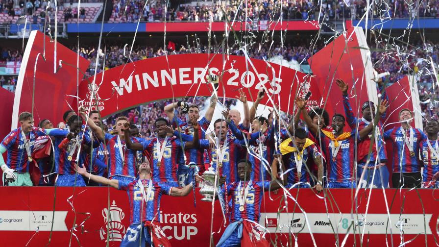 Crystal Palace sorprende y conquista la Copa FA al vencer 1-0 al City en la final Crystal Palace sorprende y conquista la Copa FA al vencer 1-0 al City en la final