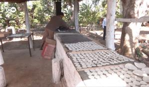 El ancestral pan de casabe caribeño vuelve a Cuba en plena crisis
