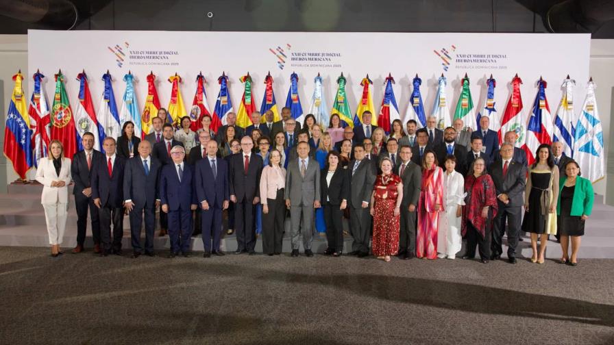 Justicia sin injerencias y centrada en las personas: compromiso de la Cumbre Judicial Iberoamericana Justicia sin injerencias y centrada en las personas: compromiso de la Cumbre Judicial Iberoamericana